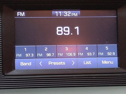 Used 2020 Hyundai Elantra SE image 25