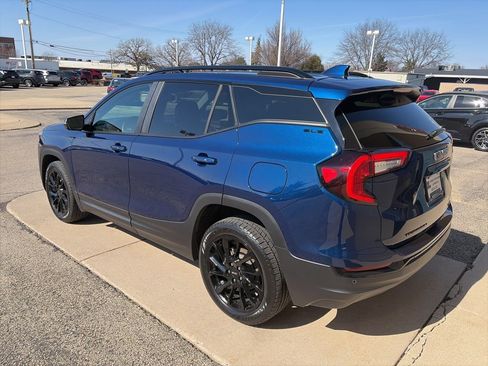 Used 2023 GMC Terrain SLE w/ Elevation Edition AWD/4WD image 6