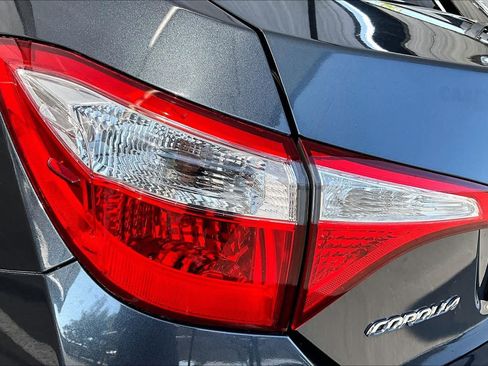 Used 2016 Toyota Corolla LE FWD image 29