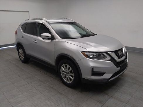 Used 2018 Nissan Rogue SV w/ Premium Package image 13
