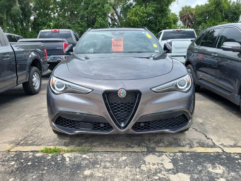 Used 2023 Alfa Romeo Stelvio Veloce AWD/4WD image 2