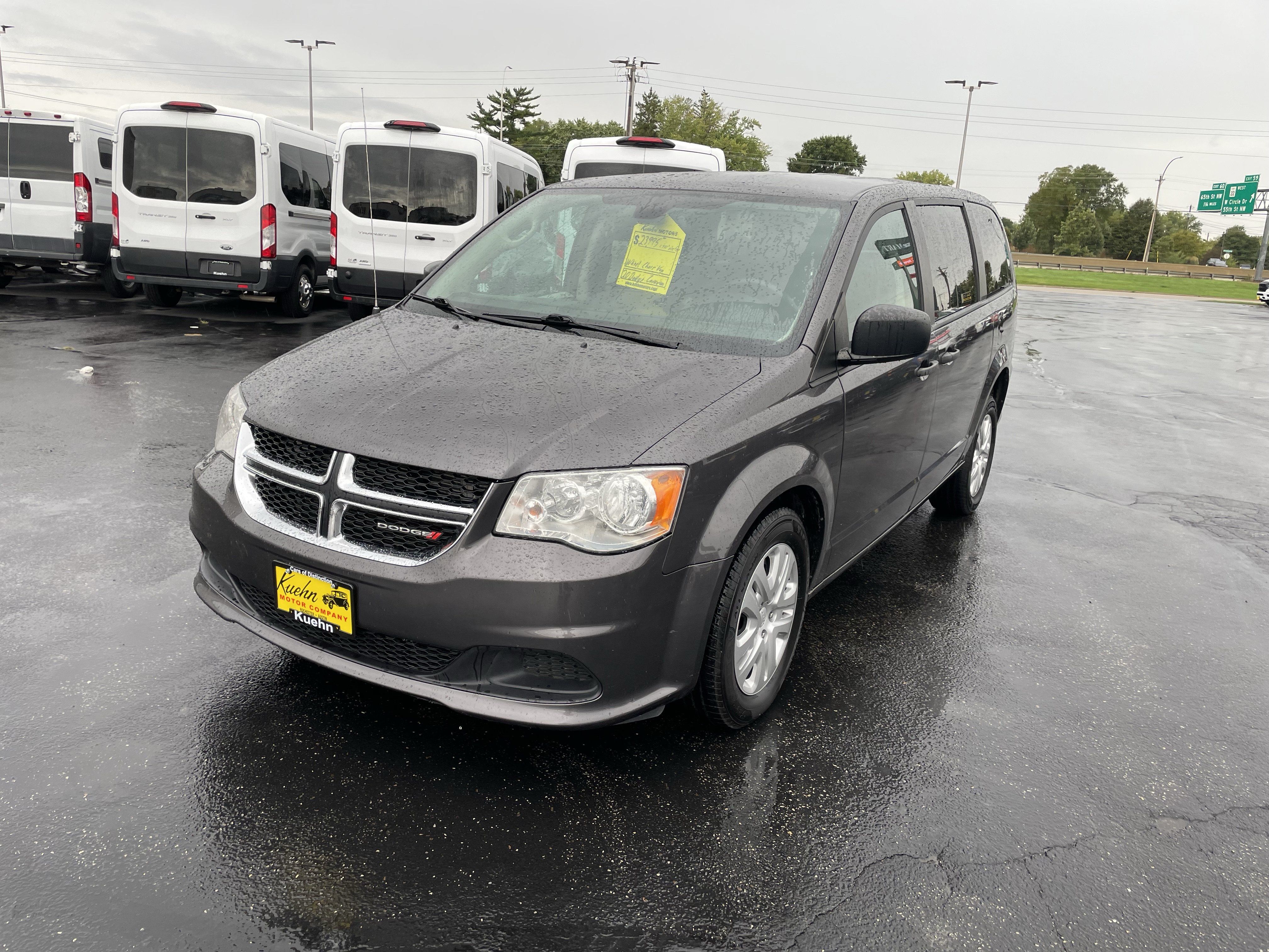 Used 2020 Dodge Grand Caravan SE FWD image 4