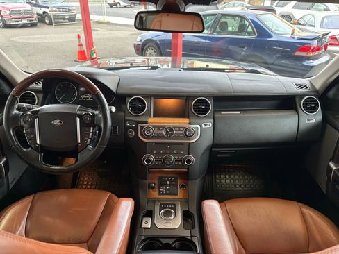 Used 2016 Land Rover LR4 HSE LUX image 9