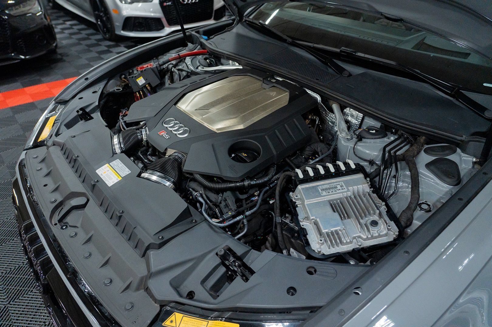Used 2022 Audi RS 6 w/ Carbon Optic Package AWD/4WD image 57