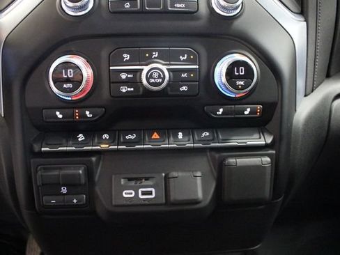 Used 2020 GMC Sierra 1500 SLE w/ SLE Value Package AWD/4WD image 30