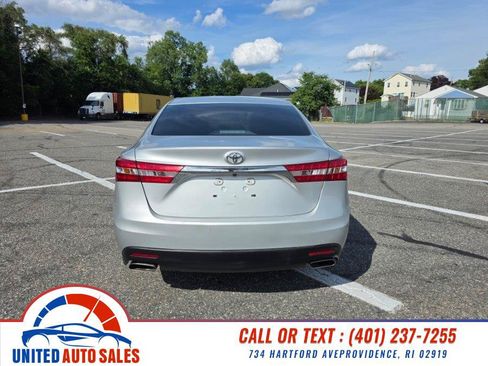 Used 2013 Toyota Avalon XLE Premium FWD image 4
