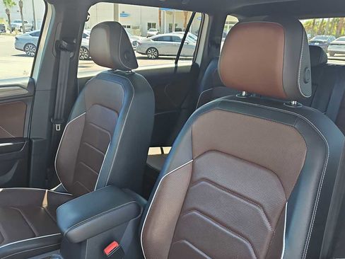 Used 2022 Volkswagen Tiguan SEL R-Line image 13