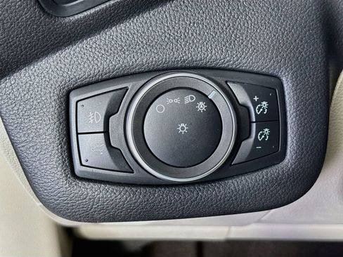 Used 2019 Ford Escape SEL AWD/4WD image 10