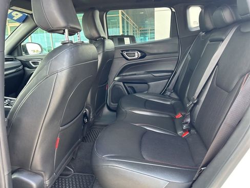 Used 2025 Jeep Compass Trailhawk AWD/4WD image 9