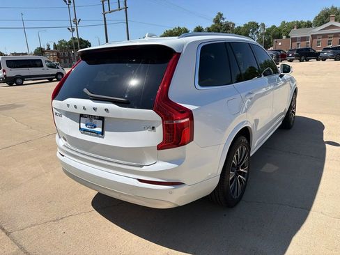 Used 2022 Volvo XC90 T6 Momentum w/ Advanced Package AWD/4WD image 3