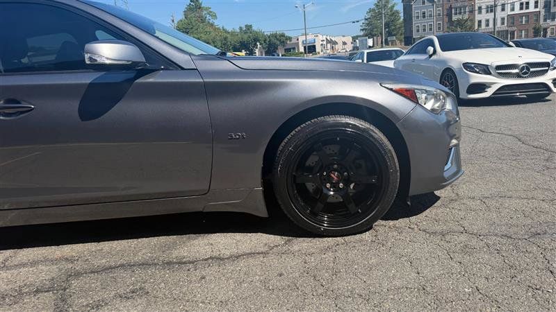 Used 2019 INFINITI Q50 Luxe w/ Essential Package (3.0T Luxe) AWD/4WD image 5