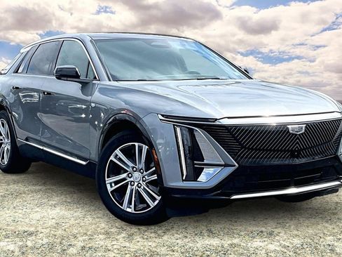 Certified 2024 Cadillac Lyriq Tech w/ Driver Assist Package AWD/4WD image 1