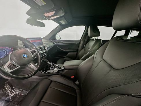 Used 2023 BMW X4 xDrive30i w/ M Sport Package AWD/4WD image 21