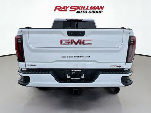 Used 2024 GMC Sierra 2500 AT4 image 6