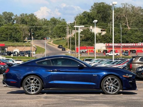 Used 2019 Ford Mustang GT RWD image 6