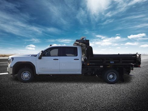New 2025 GMC Sierra 3500 Pro w/ Convenience Package AWD/4WD image 17
