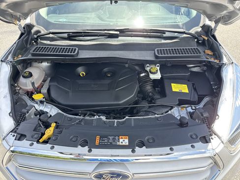 Used 2019 Ford Escape Titanium AWD/4WD image 32