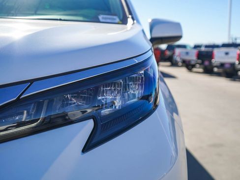 Used 2024 Toyota Sienna LE image 5