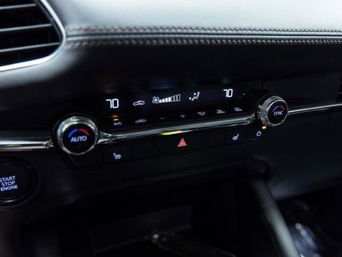 Used 2024 MAZDA MAZDA3 s image 19