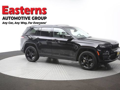 Used 2023 Jeep Grand Cherokee Limited w/ Black Appearance Package AWD/4WD image 50