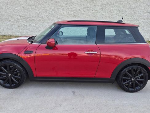 Used 2015 MINI Cooper 2-Door Hardtop image 4