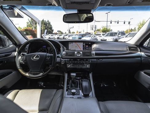Used 2015 Lexus LS 460 w/ Comfort Package RWD image 21