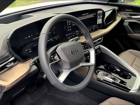Used 2025 Audi Q5 Premium Plus AWD/4WD image 9