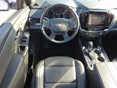 Used 2023 Chevrolet Traverse LT w/ LT Premium Package AWD/4WD image 12
