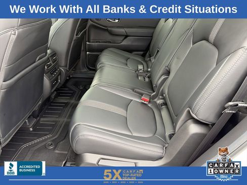 Used 2025 Honda Pilot EX-L image 24