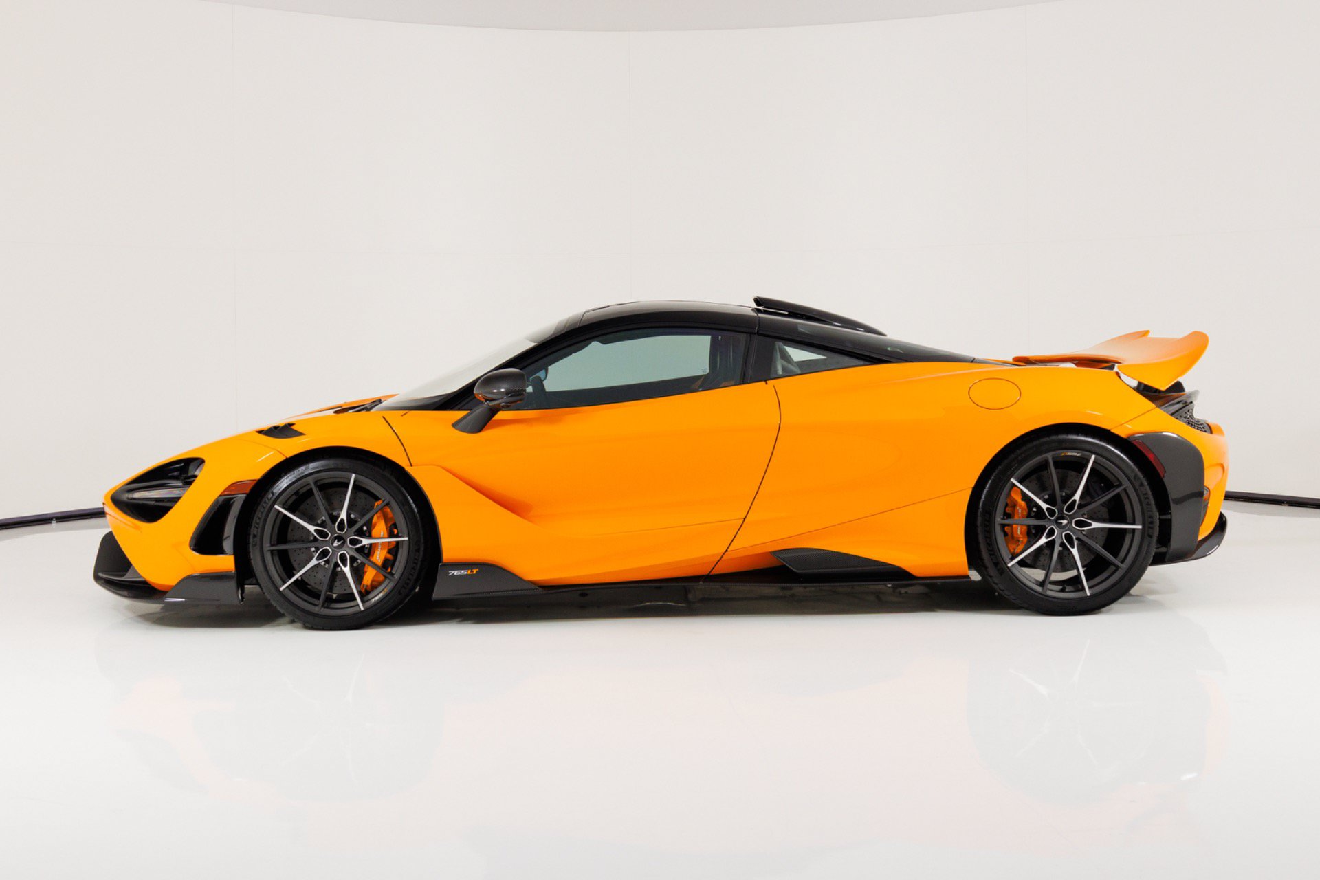 Used 2021 McLaren 765LT RWD image 7