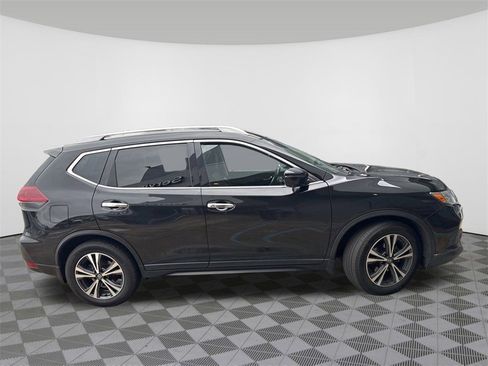 Used 2019 Nissan Rogue SV w/ Premium Package image 24