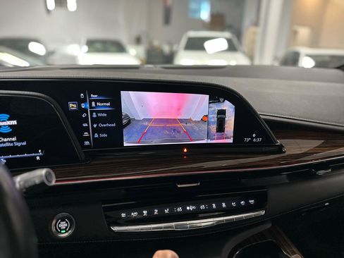 Used 2023 Cadillac Escalade Premium Luxury w/ Performance Package image 25