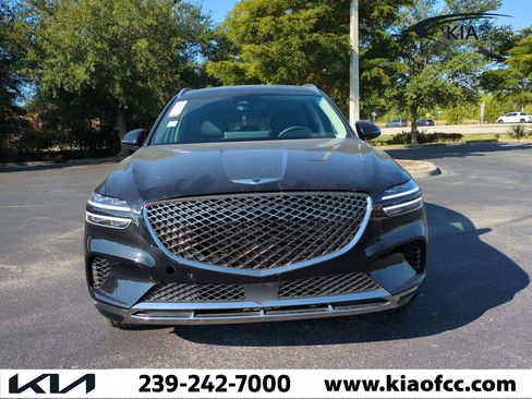 Used 2025 Genesis GV70 2.5T image 3