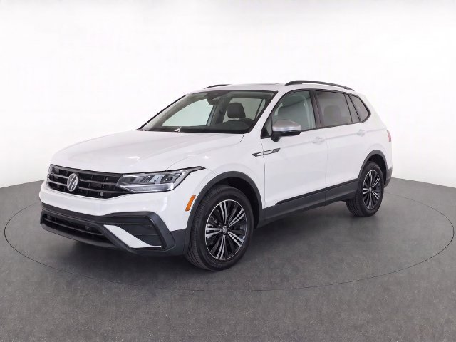 Certified 2024 Volkswagen Tiguan Wolfsburg Edition AWD/4WD image 2