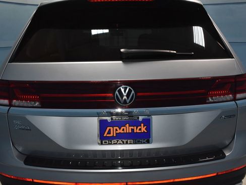 Certified 2025 Volkswagen Atlas SE image 23