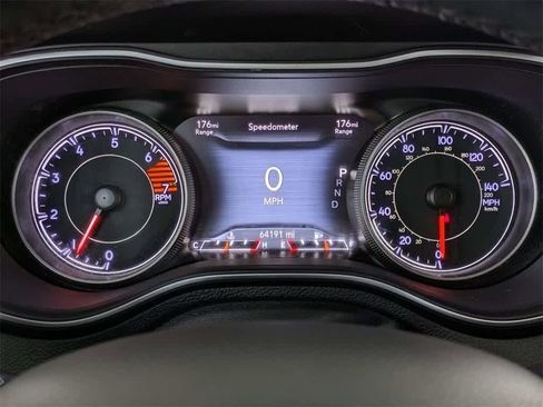 Used 2019 Jeep Cherokee Limited image 39