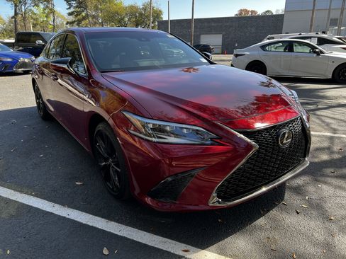 Used 2025 Lexus ES 350 F Sport w/ Accessory Package (Z1) image 2