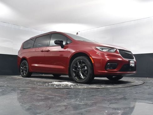 New 2026 Chrysler Pacifica Select image 45