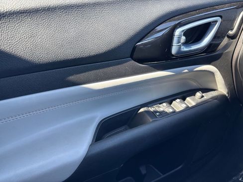 Used 2025 Jeep Compass Limited image 18