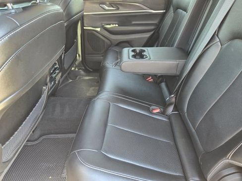 Used 2023 Jeep Grand Cherokee Limited w/ Luxury Tech Group II AWD/4WD image 32
