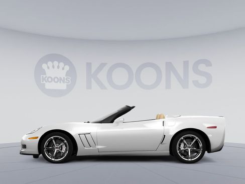 Used 2013 Chevrolet Corvette Grand Sport w/ 4LT Preferred Equipment Group RWD image 2