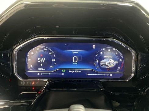 Used 2024 Chevrolet Silverado 1500 High Country w/ Technology Package image 15