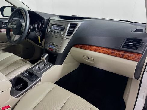 Used 2010 Subaru Outback 2.5i Limited AWD/4WD image 33