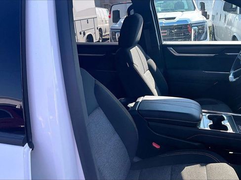 Used 2025 GMC Acadia Elevation FWD image 7