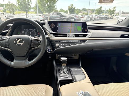 Used 2021 Lexus ES 300h w/ Premium Package FWD image 29