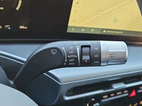 New 2026 Hyundai Ioniq 9 SE image 25