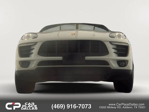 Used 2018 Porsche Macan AWD/4WD image 3