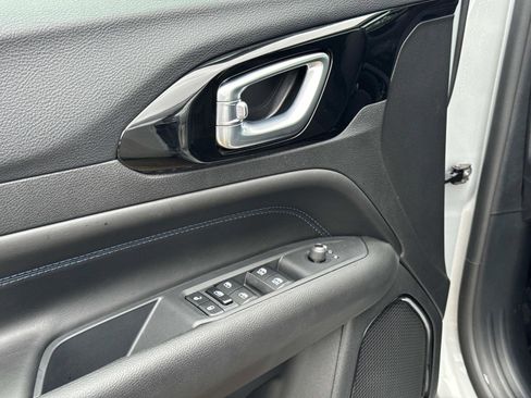 New 2026 Jeep Compass Latitude AWD/4WD image 17