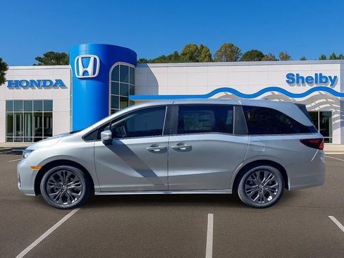 New 2026 Honda Odyssey Touring image 5