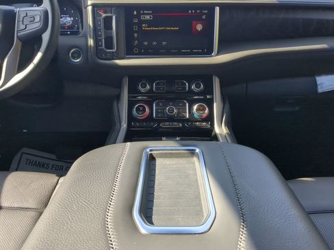 Used 2024 GMC Yukon XL Denali image 44